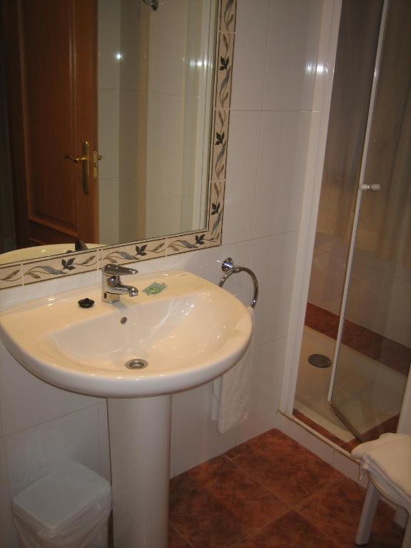 Hotel Chané La Puebla De Alfinden Habitación foto