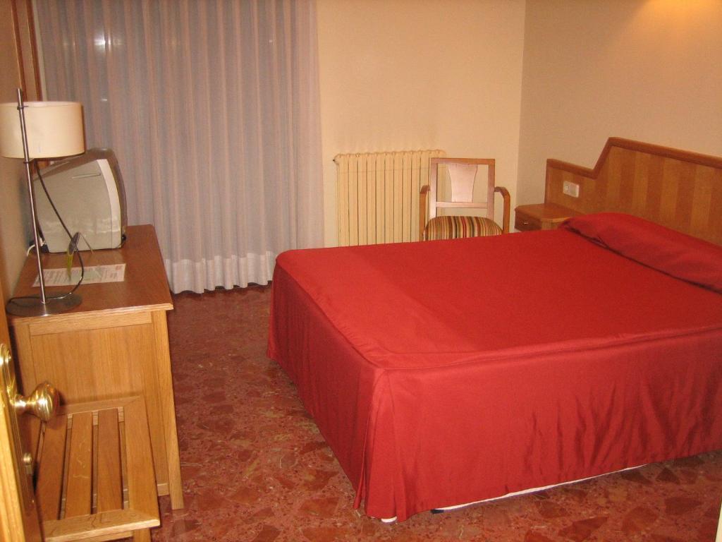 Hotel Chané La Puebla De Alfinden Habitación foto